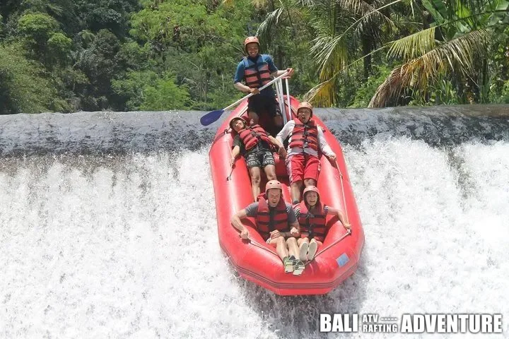 telaga waja white water rafting