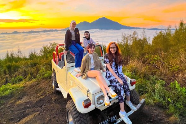 baliatvraftingadventure-batur-jeep-sunrise 1